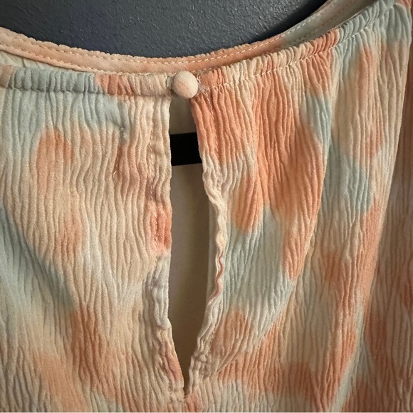 Pants Store Cropped Blouse, Strong Shoulder - Picture 7 of 9
